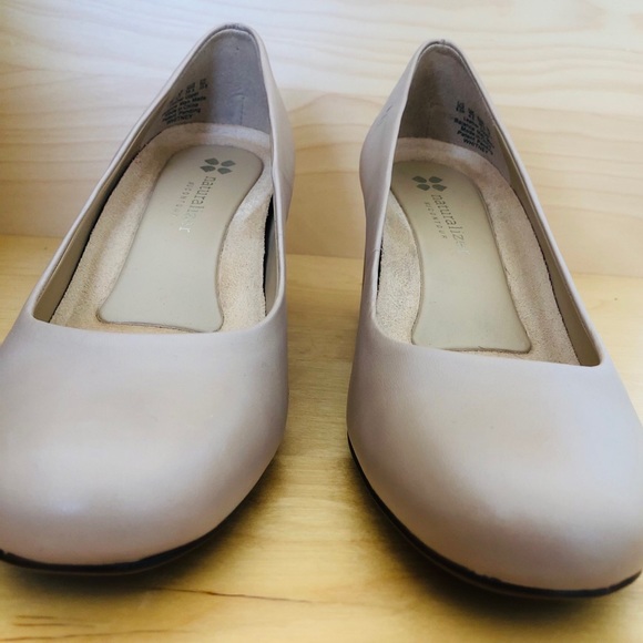 Naturalizer Whitney pump - Picture 7 of 10